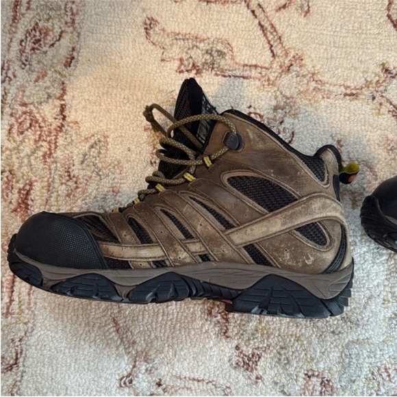 Merrell Brown and Black Men's Boots Electrical rated - Picture 4 of 13
